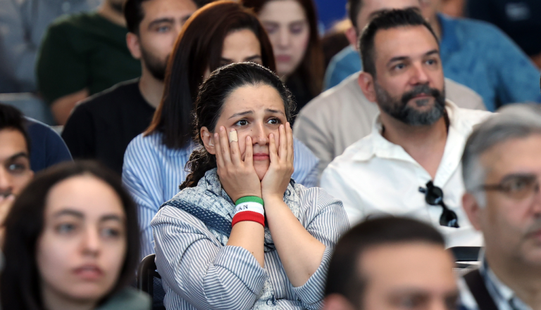 Νέα αμερικανική επίθεση κατά του Ιράν: Άμεσα αντίποινα με πυραύλους και drone σε Κουβέιτ και Μπαχρέιν από την Τεχεράνη
