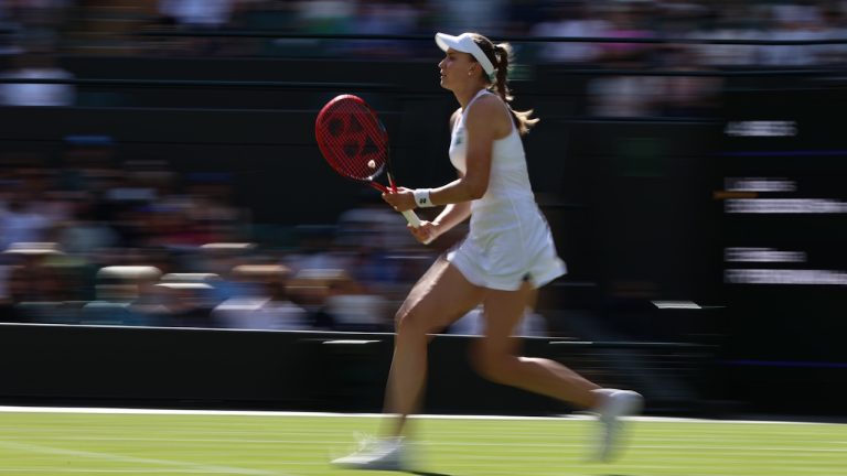 Wimbledon: Δύσκολα η Ριμπάκινα και χειροκρότημα για Μπουασόν