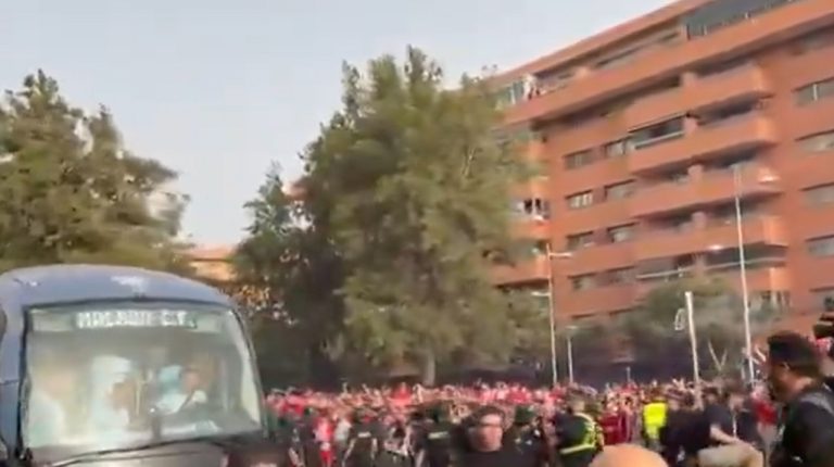 Αλμερία – Μάλαγα: Επίθεση με πέτρες στο πούλμαν και καθυστέρηση στη σέντρα! (video)