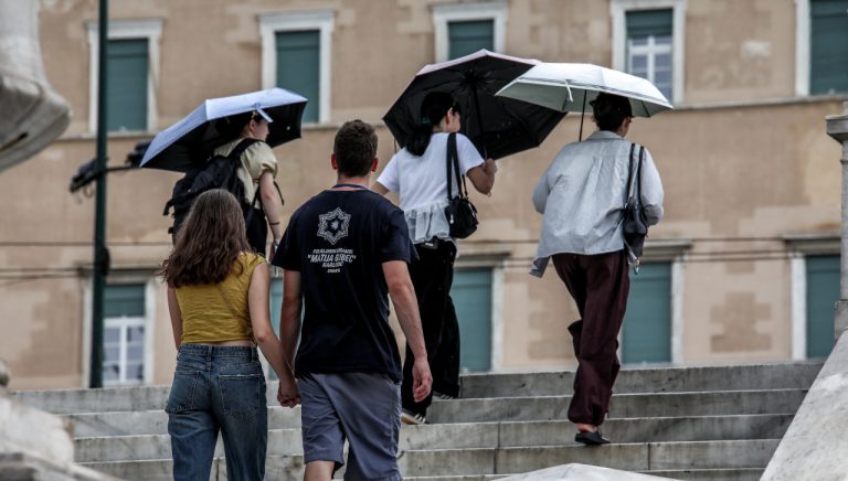 Καιρός: Πτώση της θερμοκρασίας, βροχές και καταιγίδες από την Παρασκευή