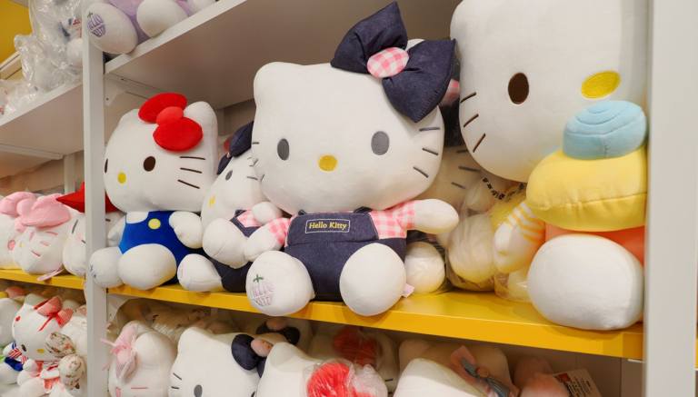 Η Hello Kitty κατακτά το Σικάγο με το μεγαλύτερο καφέ του κόσμου