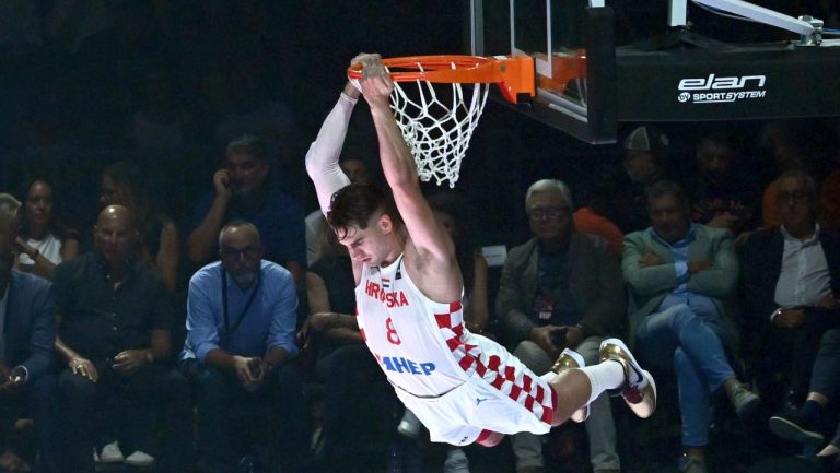 MVP και μέλος της καλύτερης πεντάδας των προκριματικών ο Χέζονια!