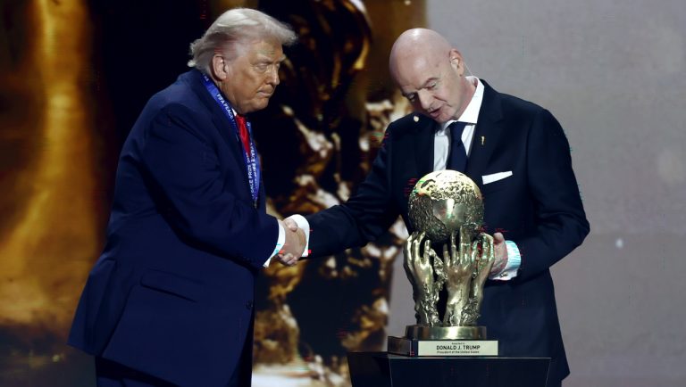 Ομολογία Τραμπ για την παρέμβαση στη FIFA: «Ναι, ζήτησα αναθεώρηση για τον Μπάλογκαν – Δεν είμαι Μπάιντεν» (video)