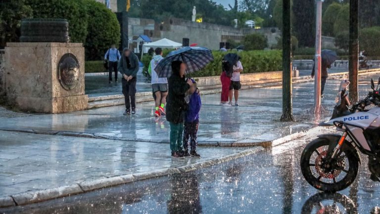 Επικαιροποίηση έκτακτου δελτίου επιδείνωσης καιρού από την ΕΜΥ, «πορτοκαλί» προειδοποίηση και για την Αττική