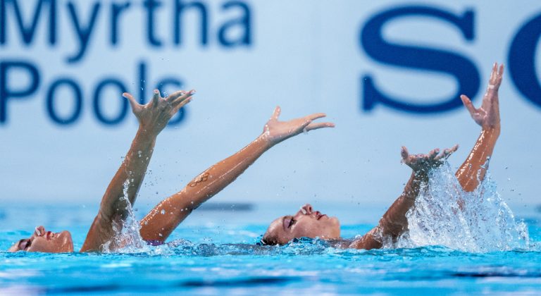 Καλλιτεχνική κολύμβηση: Πρωταθλήτριες Ευρώπης οι αδελφές Αλεξανδρή στο τεχνικό ντουέτο!