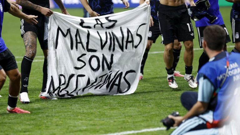 Αργεντινή: Έρευνες για το πανό από τη FIFA