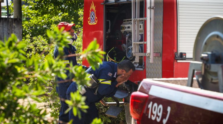 Φωτιά στο παλιό κτίριο του Μπάντμιντον στο Πάρκο Γουδή, ήχησε το 112!