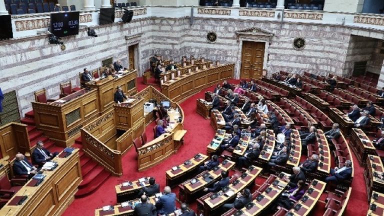 Βουλή: Ψηφίστηκε ο Προσωπικός Βοηθός ΑμεΑ και η απαγόρευση χρήσης πατινιών από ανήλικους κάτω των 17!