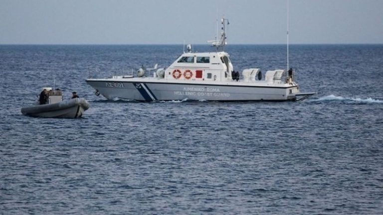 Λέμβος με 47 μετανάστες εντοπίστηκε ανοιχτά της Κρήτης