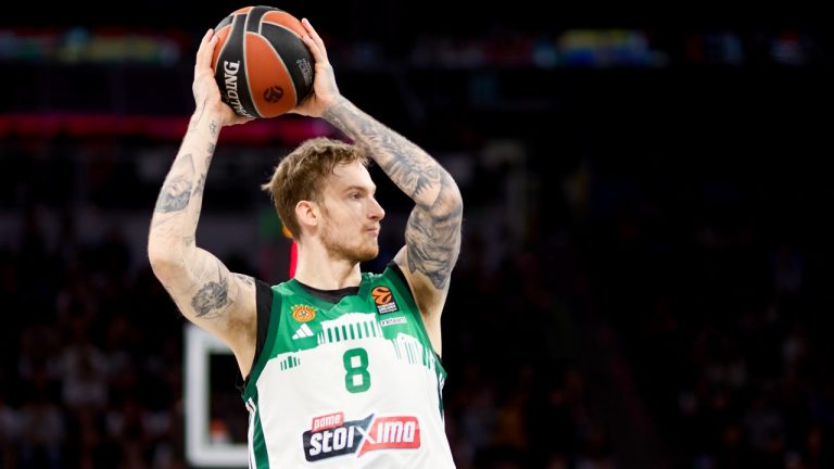 Η Μπαρτσελόνα επαναφέρει στην Euroleague τον Μπαλτσερόφσκι (video)