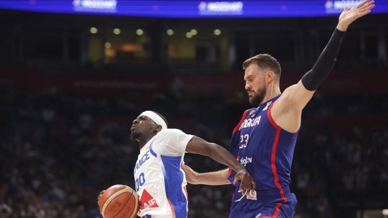 Εντυπωσιακό buzzer beater τρίποντο από τον Φρανσίσκο στο Γαλλία – Σερβία (video)