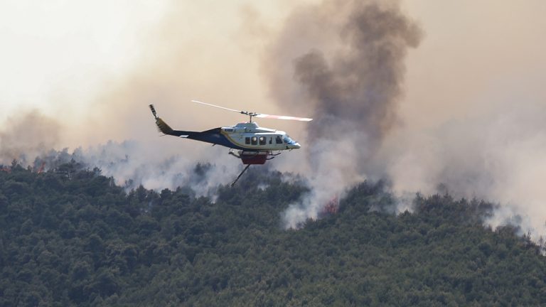 Η επίσημη ανακοίνωση της Πυροσβεστικής για τη σύγκρουση των ελικοπτέρων στην Ψάθα!