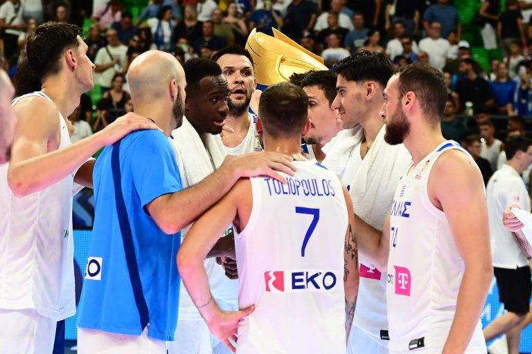 Στην «σκυλομαχία» της Ρίγα, η χάλκινη Εθνική πρέπει να «δαγκώνει» στην άμυνα της