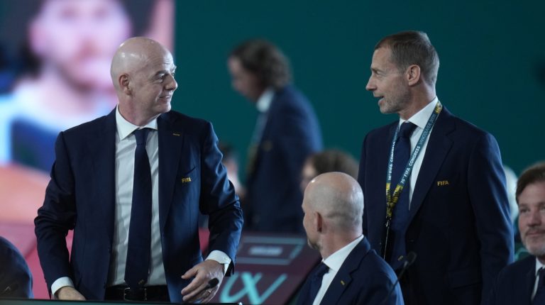 Η UEFA ζητά την αποχώρηση του Ινφαντίνο: «Παραιτήσου!»