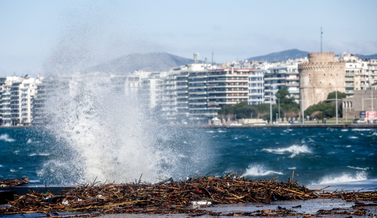 Περιπέτεια για 7χρονο στη Χαλκιδική: Γλίστρησε από φουσκωτό και κινδύνευσε να πνιγεί ενώ ήταν 40 μέτρα από την παραλία με τους γονείς του