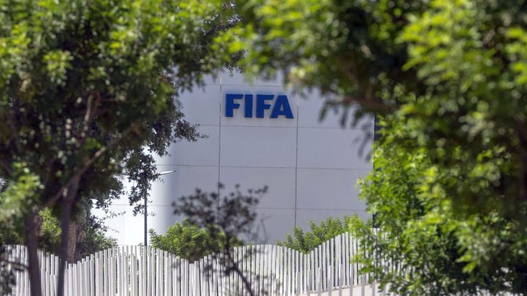 FIFA: Διαψεύδει τα δημοσιεύματα για τον Ινφαντίνο