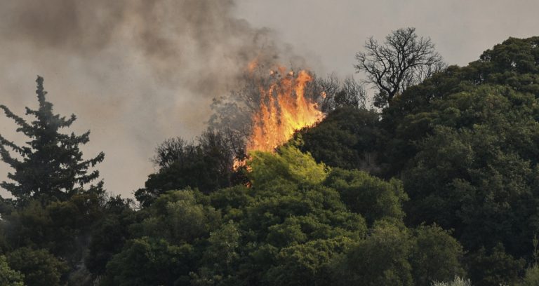 Πυρκαγιές: Οι κυκλοφοριακές ρυθμίσεις που είναι σε εφαρμογή στη Δυτική Αττική