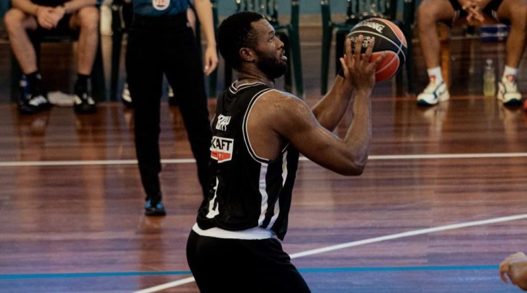 Γκρέι για Τρινκιέρι: «Είναι προπονητής-θρύλος»