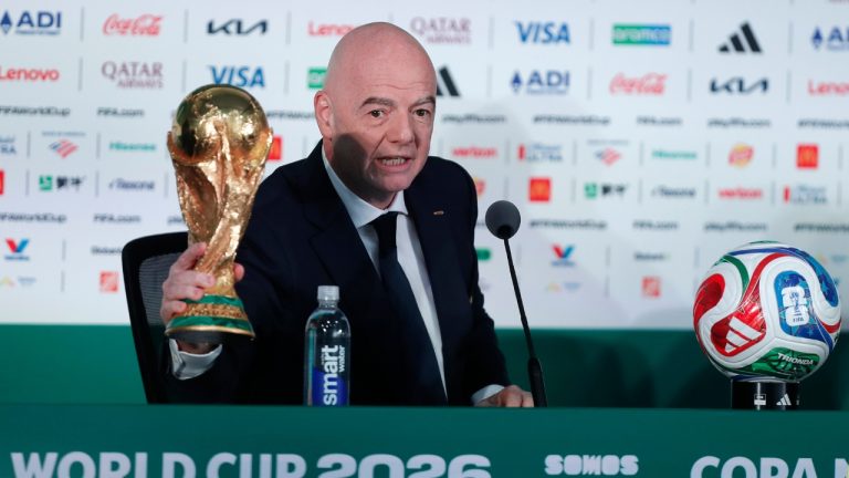 Υπαναχώρηση και συγγνώμη από τη FIFA για το «πωλητήριο» στο Μουντιάλ