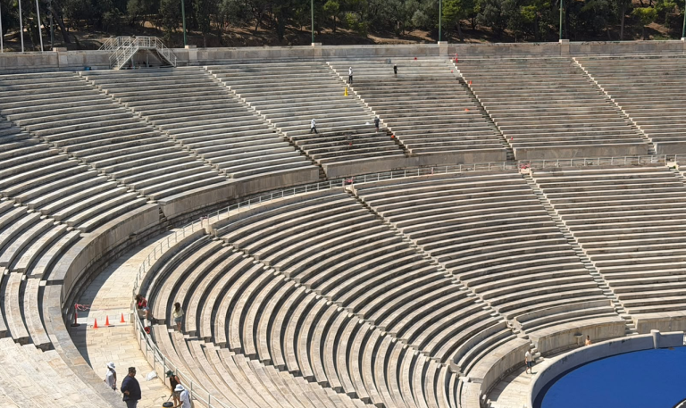 Το Παναθηναϊκό Στάδιο λάμπει περισσότερο – Με εντατικούς ρυθμούς και οι εργασίες στο Ολυμπιακό Κολυμβητήριο