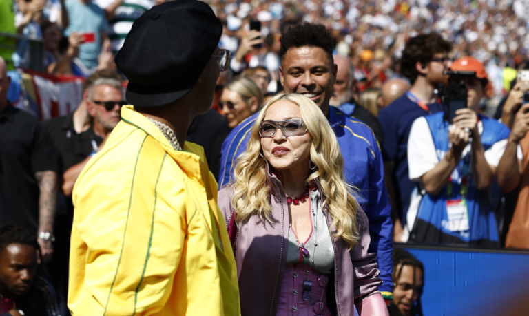 Madonna: Στα Μετέωρα η «βασίλισσα της pop»