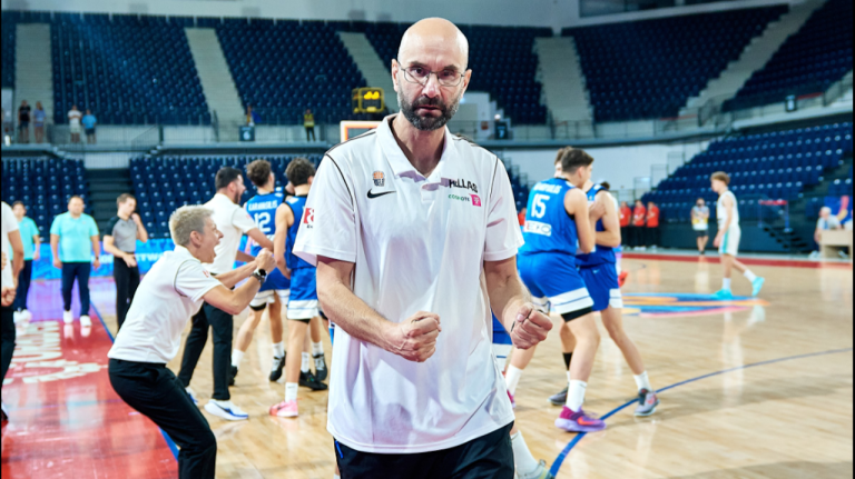 Μισιακός: «Αξίζουν συγχαρητήρια στα παιδιά»