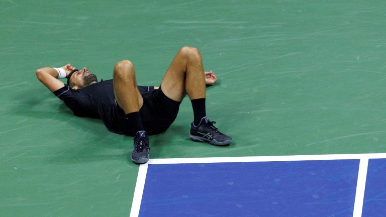 US Open: Ο «λαβωμένος» Τζόκοβιτς κατέρρευσε και έγραψε αρνητική ιστορία!