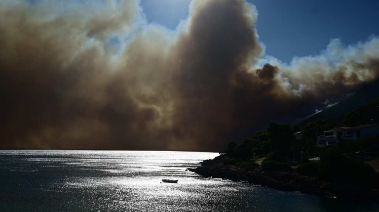 Απεγκλωβίστηκαν δια θαλάσσης 12 άτομα από την παραλία Πόρτο Γερμενό