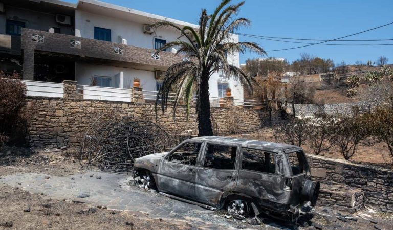 Αποκαρδιωτικές εικόνες στο Ρέθυμνο, την επόμενη μέρα της φονικής πυρκαγιάς
