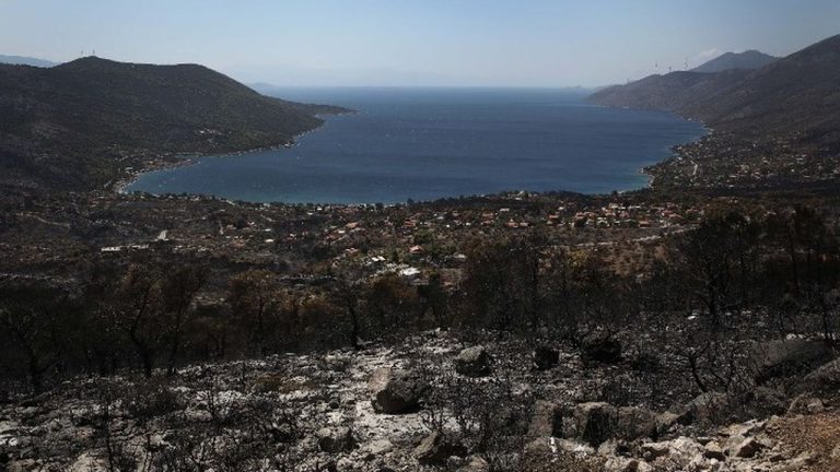 Με ταχείς ρυθμούς οι διαδικασίες αποκατάστασης μετά την πυρκαγιά στη Δυτική Αττική