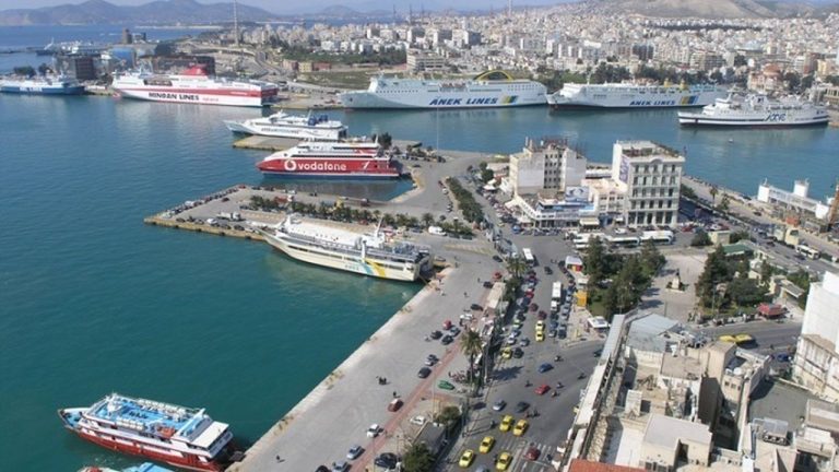 Εντατικοί οι έλεγχοι στο λιμάνι του Πειραιά