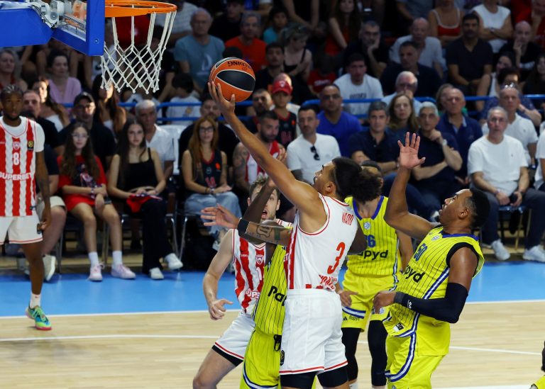 Oλυμπιακός-Μακάμπι 77-72: Δυο πρωταθλητές Ευρώπης και Ελλάδας, έκαναν την…δουλειά, με «παρτενέρ» τον Εντζάι (highlights)
