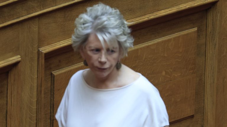 Δεν εξελέγη αντιπρόεδρος της Βουλής η Έλενα Ακρίτα, 169 βουλευτές ψήφισαν «παρών»