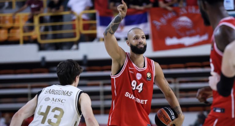 Το «κλικ» του Φουρνιέ από την Media Day: «Το χρυσό σήμα στη φανέλα είναι μία υπενθύμιση για όσα καταφέραμε» (pic)