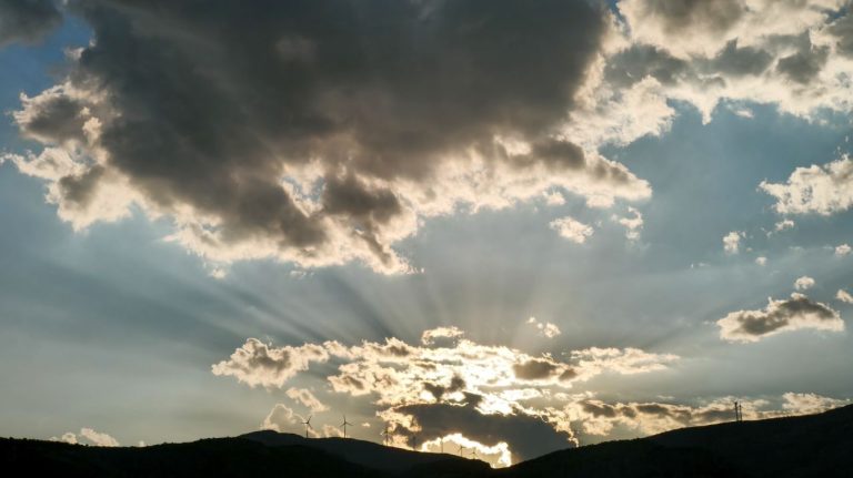 Καιρός: Μικρή αύξηση της θερμοκρασίας την Παρασκευή