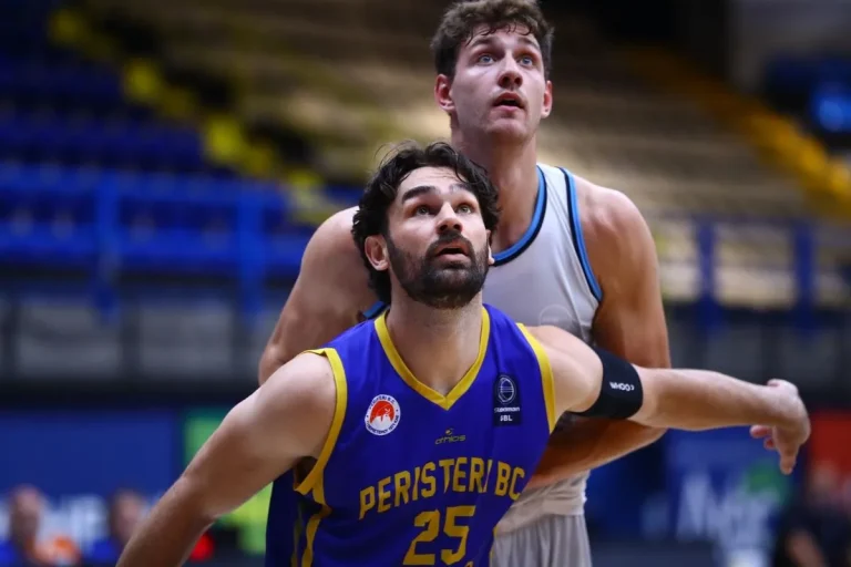 Νίκη (80-82) Κολοσσού στο Περιστέρι με κορυφαίο τον Κρούζερ