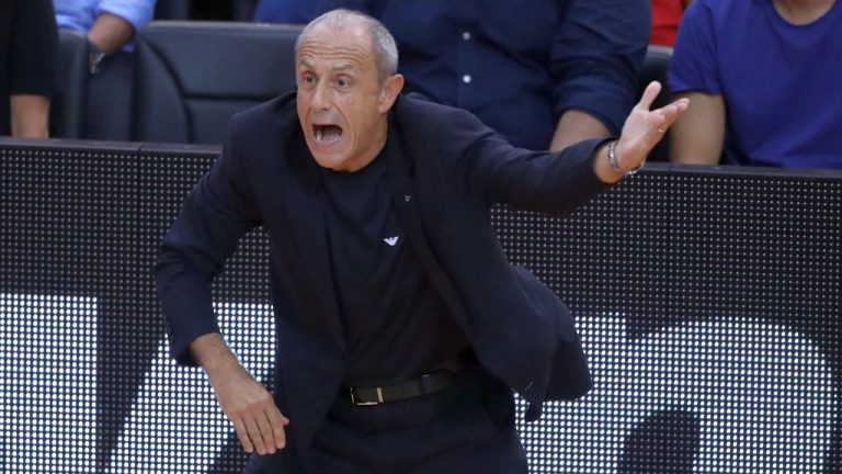 Χοκς: Αναλαμβάνει πόστο ο Μεσίνα