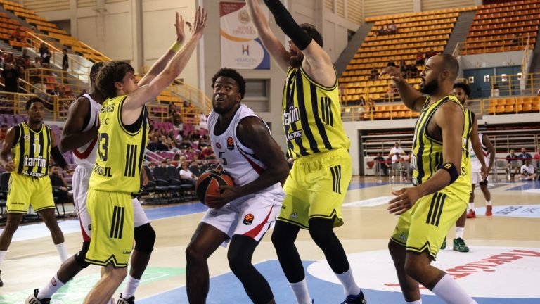 Μιλάνο-Φενέρμπαχτσε 79-81: Πήρε την 3η θέση στο τουρνουά με clutch Φόρεστ στο ντέρμπι