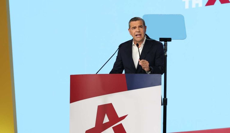 Τσίπρας: “Να παράγουμε περισσότερο. Να μοιραζόμαστε δικαιότερα. Να ζούμε καλύτερα”