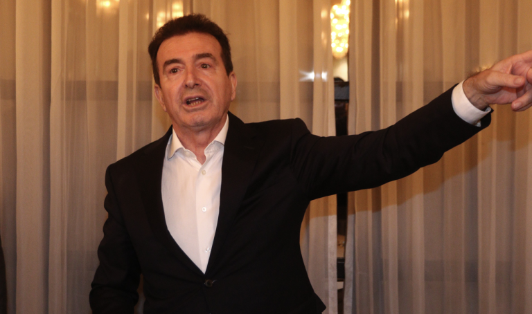 Χρυσοχοΐδης: Θα απαγορευθεί η ενοικίαση σπιτιών για να φιλοξενούν δεκάδες μετανάστες, ξεκινά επιχείρηση της ΕΛΑΣ για «να τους πετάξουμε έξω»