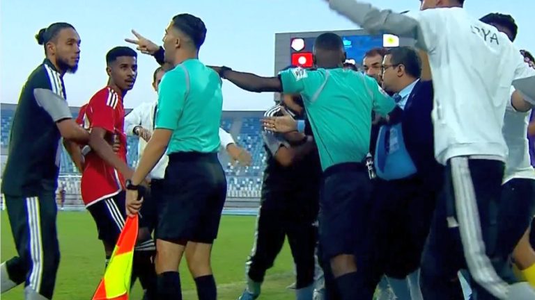 Τυνησία-Λιβύη: Έπεσαν να τον «φάνε», όμως είχε δίκιο (video)