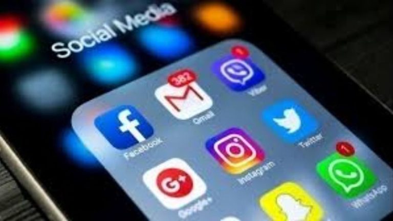 Κλειδώνουν τα social media για τους κάτω των 15 από 1η Ιανουρίου – Πώς θα λειτουργήσει η επαλήθευση ηλικίας, ποια ευθύνη έχουν πλατφόρμες και γονείς